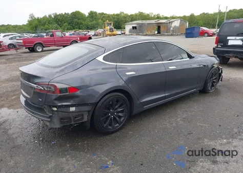 2016 Tesla Model S 60/70/75/85 z USA, uszkodzony, nr VIN 5YJSA1E17GF174544